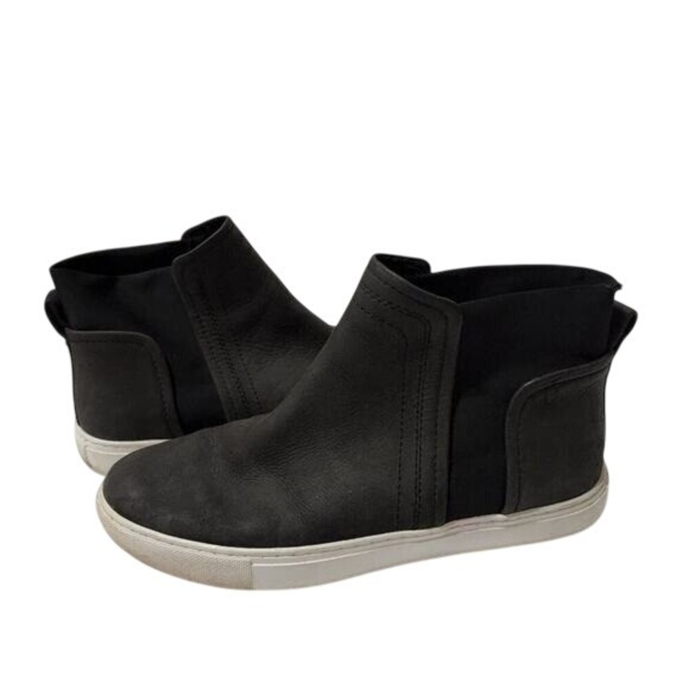 KENNETH Cole Kurt black leather slip on Comfy Chelsea booties Boots size 7.5
